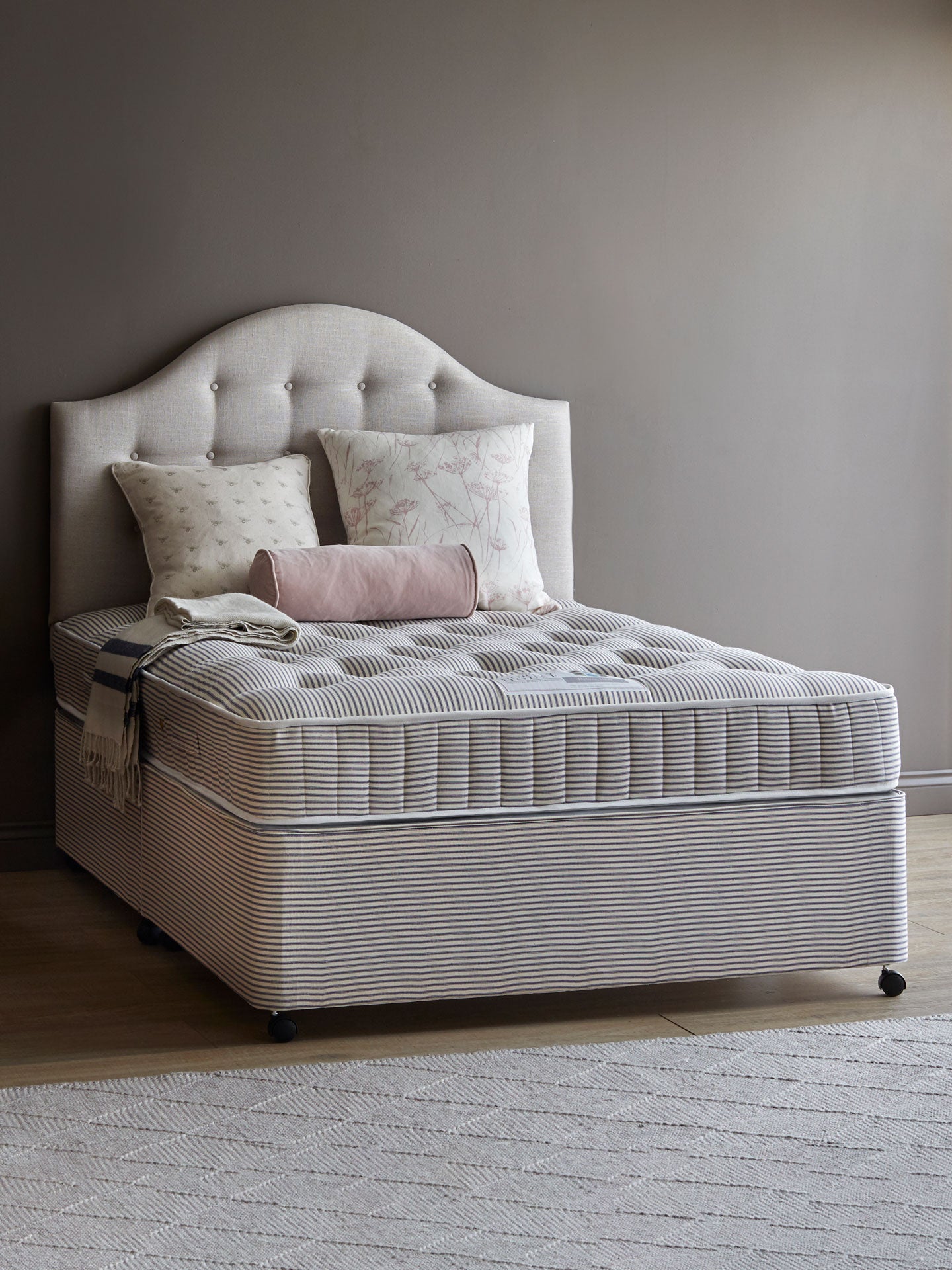 Small double memory foam deals mattress no springs